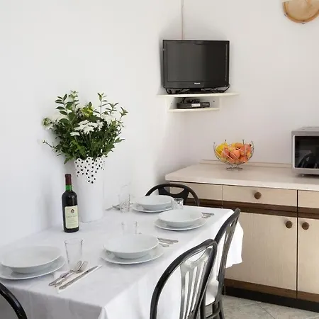 Apartment In With Sea View, Balcony, Air Conditioning, Wifi 5146-6 Duce
